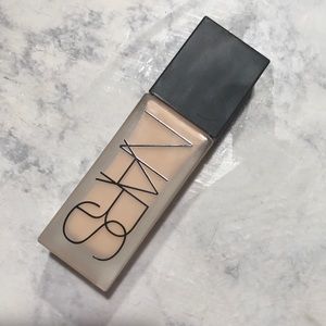 NARS All Day Luminous Foundation Mont Blanc